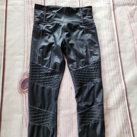 Athleta Pants - Athleta "Inclination Moto Tight" High Rise Legging Black Textured Women's Size S